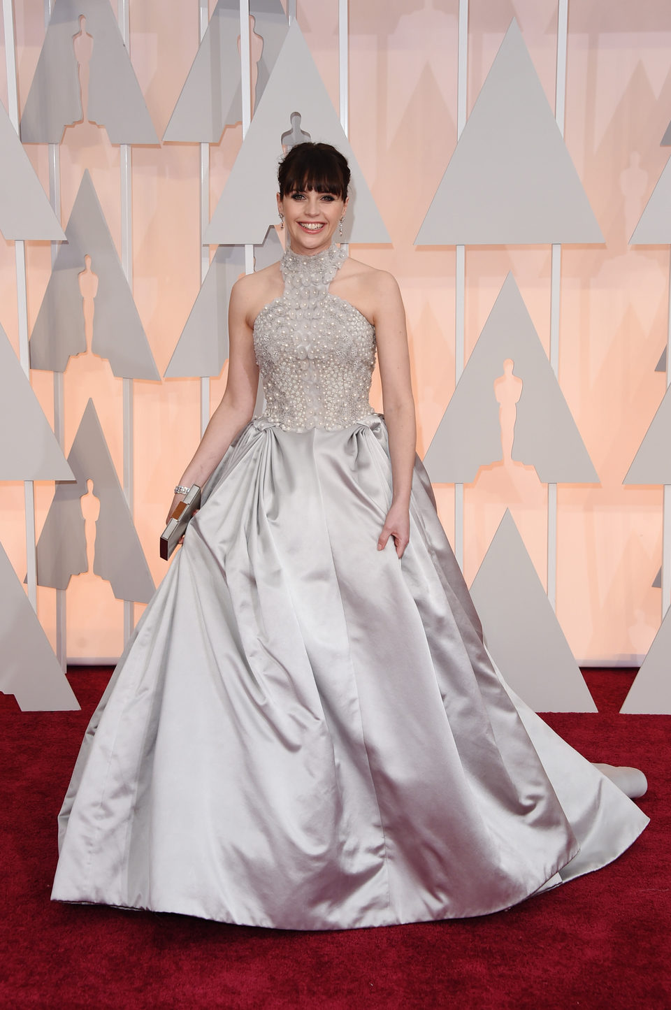 Felicity Jones en la alfombra roja de los Oscar 2015