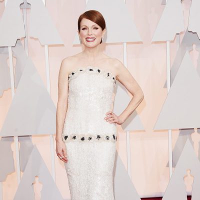 Julianne Moore en la alfombra roja de los Oscar 2015