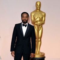 Chiwetel Ejiofor posa en la alfombra roja de los Oscar 2015