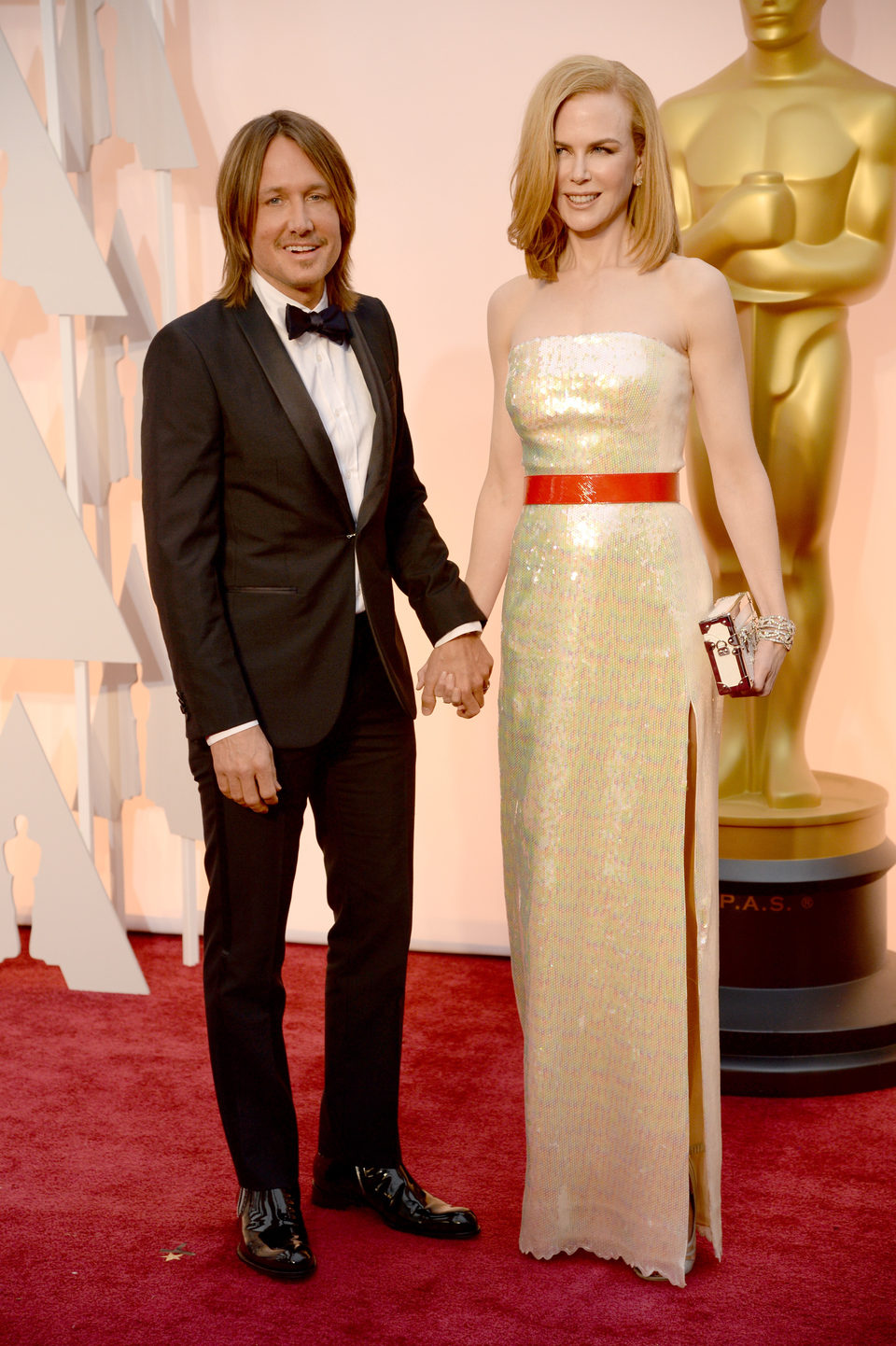 Nicole Kidman con su marido Keith Urban en la alfombra roja de los Oscar 2015