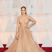 Jennifer Lopez en la alfombra roja de los Oscar 2015