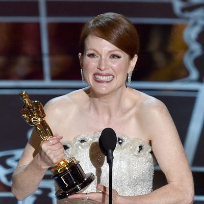 Julianne Moore gana el premio a Mejor actriz en los Oscar 2015