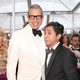 Jeff Goldblum y Tony Revolori en la alfombra roja de los Oscar 2015