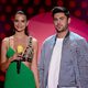 Emily Ratajkowski y Zac Efron durante la ceremonia de los MTV Movie Awards 2015