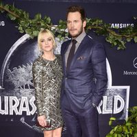 Anna Faris y Chris Pratt en el estreno estadounidense de 'Jurassic World'