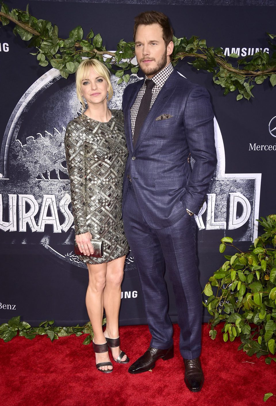 Anna Faris y Chris Pratt en el estreno estadounidense de 'Jurassic World'