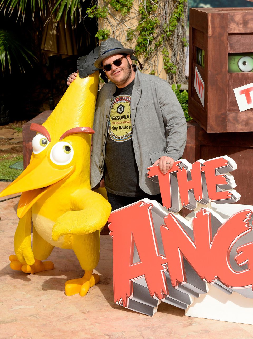 Josh Gad y su pajaro en el Summer of Sony 2015