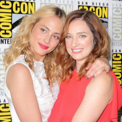 Kristen Connolly y Nora Arnezeder en la Comic-Con 2015