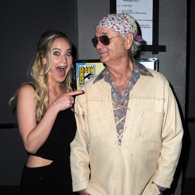 Jennifer Lawrence alucina al conocer a Bill Murray en la Comic-Con 2015