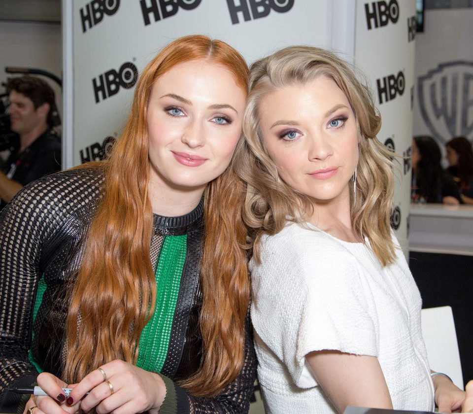 Sophie Turner y Natalie Dormer en la Comic-Con 2015