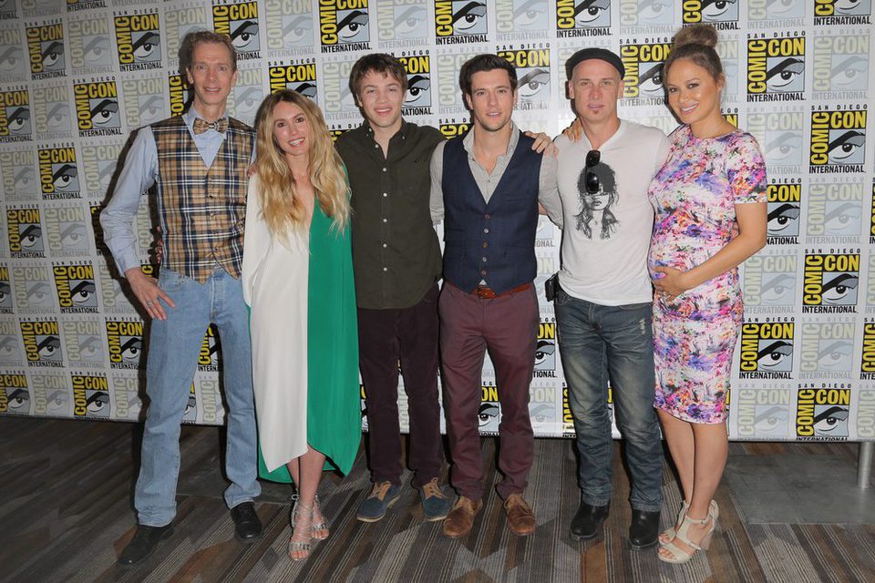 El equipo de 'Falling Skies' en la Comic-Con 2015