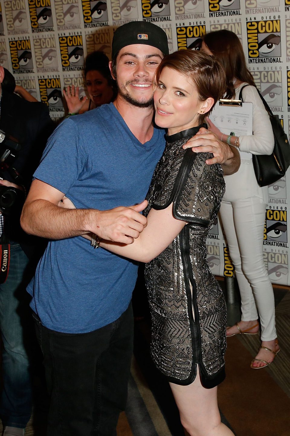 Dylan O'Brien y Kate Mara en la Comic-Con 2015