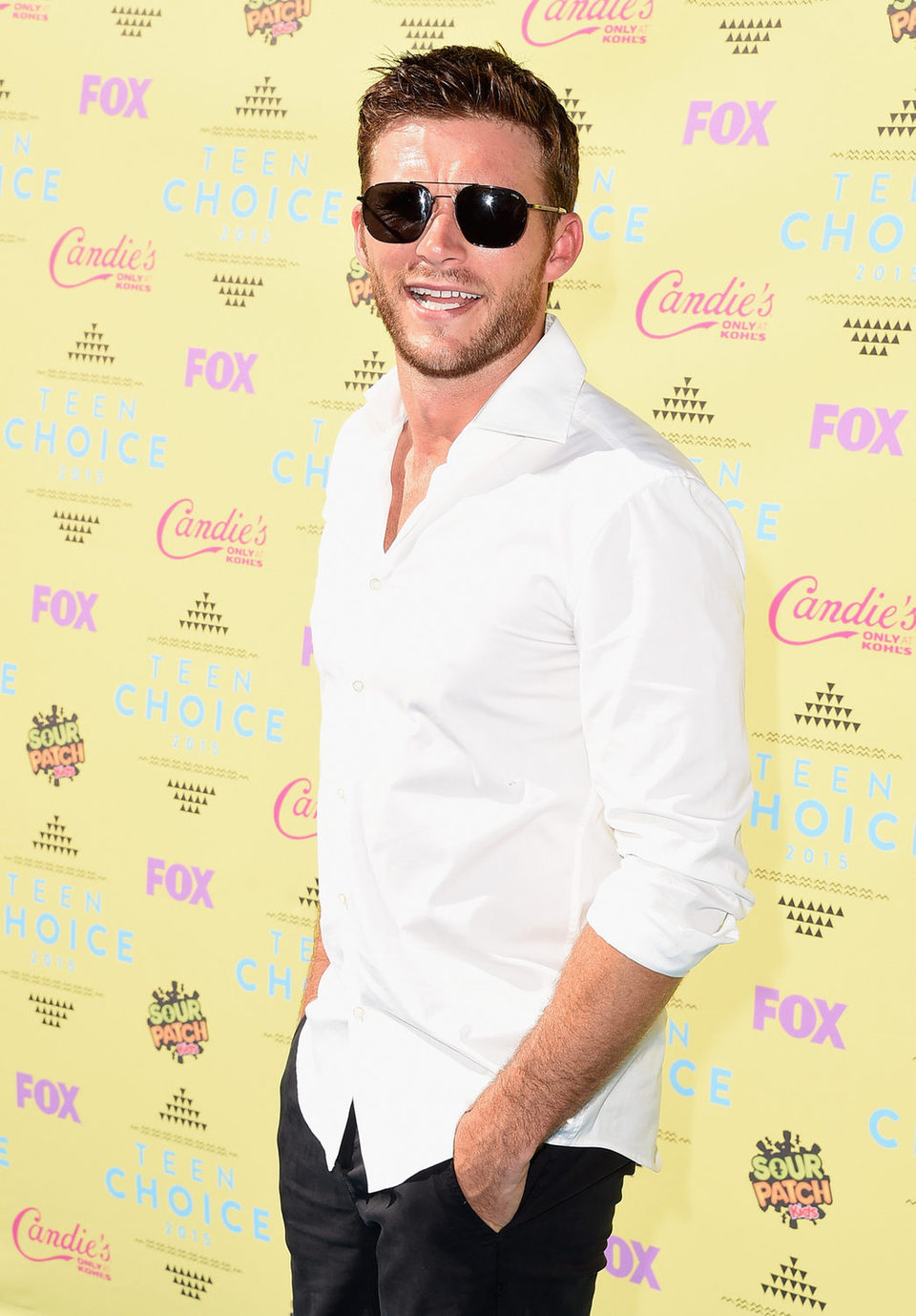 El actor Scott Eastwood, hijo de Clint, en la alfombra roja de los Teen Choice Awards 2015