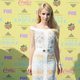 Emma Roberts posa con un original vestido en los Teen Choice Awards 2015