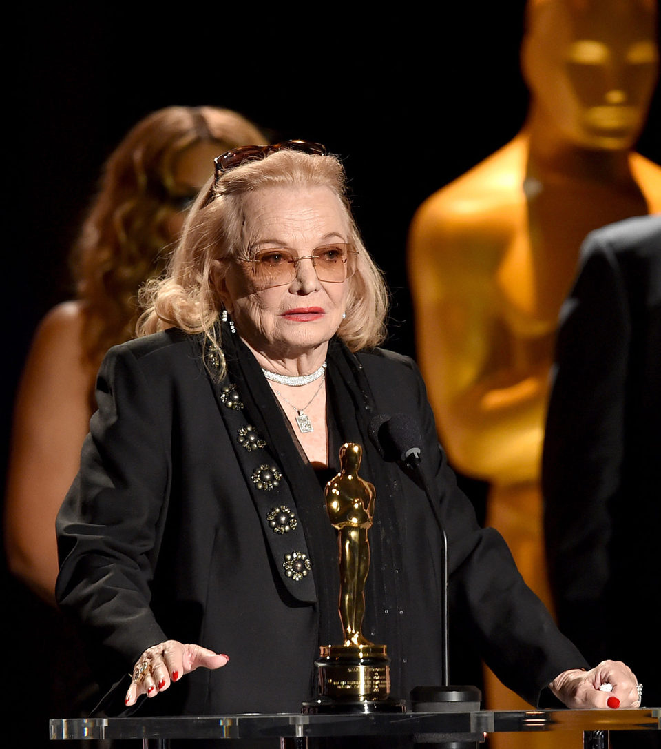 Gena Rowlands recibiendo el Oscar honorífico