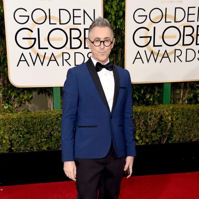 Alan Cumming en la alfombra roja de los Globos de Oro 2016