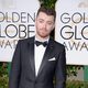 Sam Smith en la alfombra roja de los Globos de Oro 2016