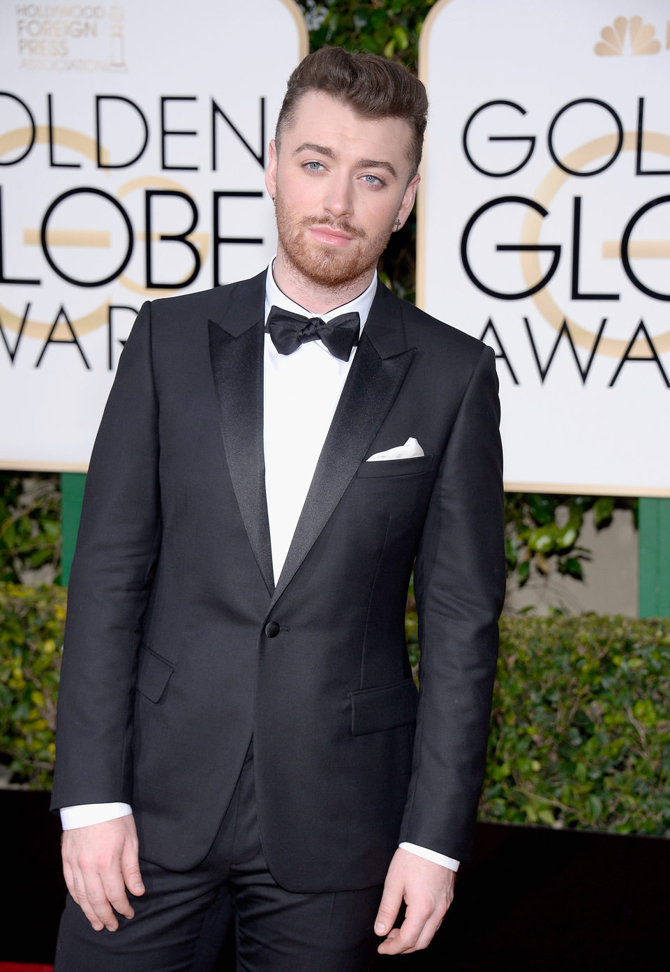 Sam Smith en la alfombra roja de los Globos de Oro 2016