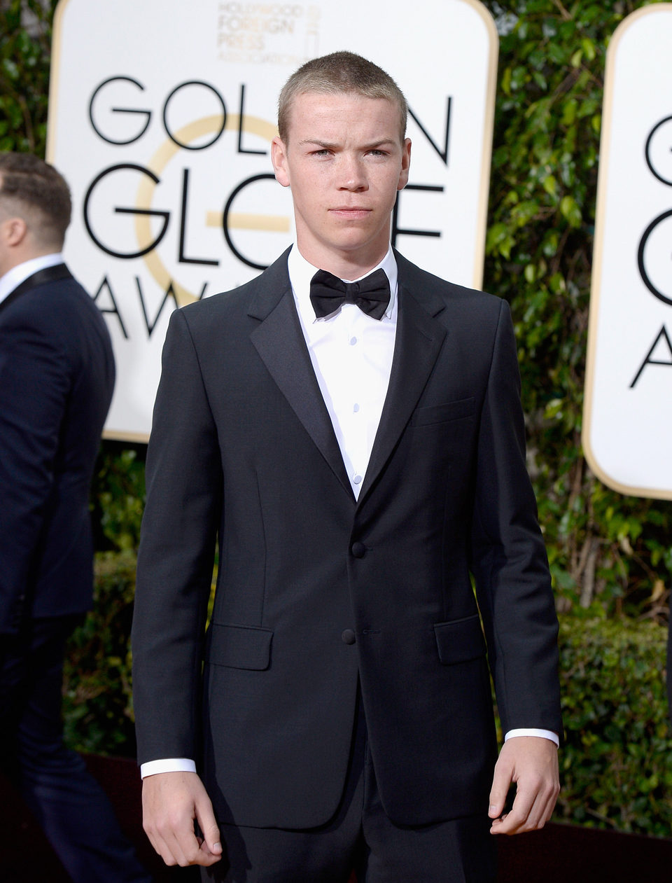 Will Poulter en la alfombra roja de los Globos de Oro 2016