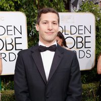 Andy Samberg en la alfombra roja de los Globos de Oro 2016