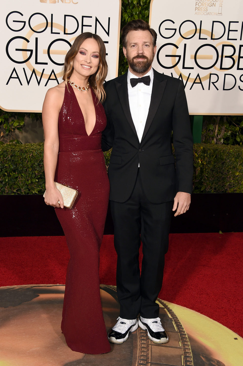 Jason Sudeikis y Olivia Wilde en la alfombra roja de los Globos de Oro 2016