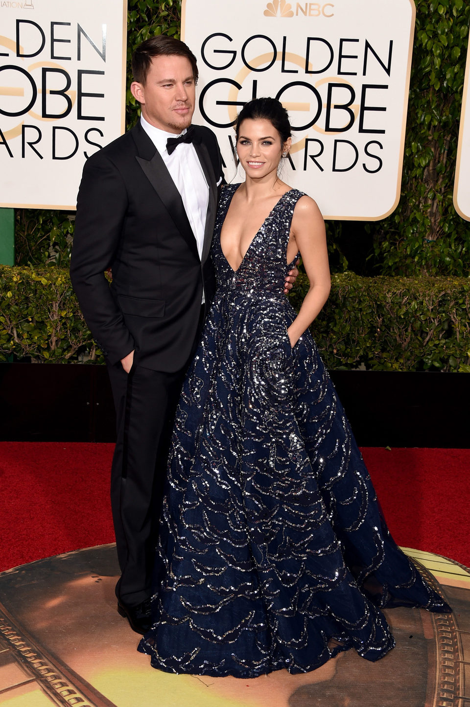 Channing Tatum y Jenna Dewan Tatum en la alfombra roja de los Globos de Oro 2016