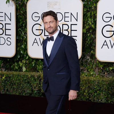 Gerard Butler en la alfombra roja de los Globos de Oro 2016