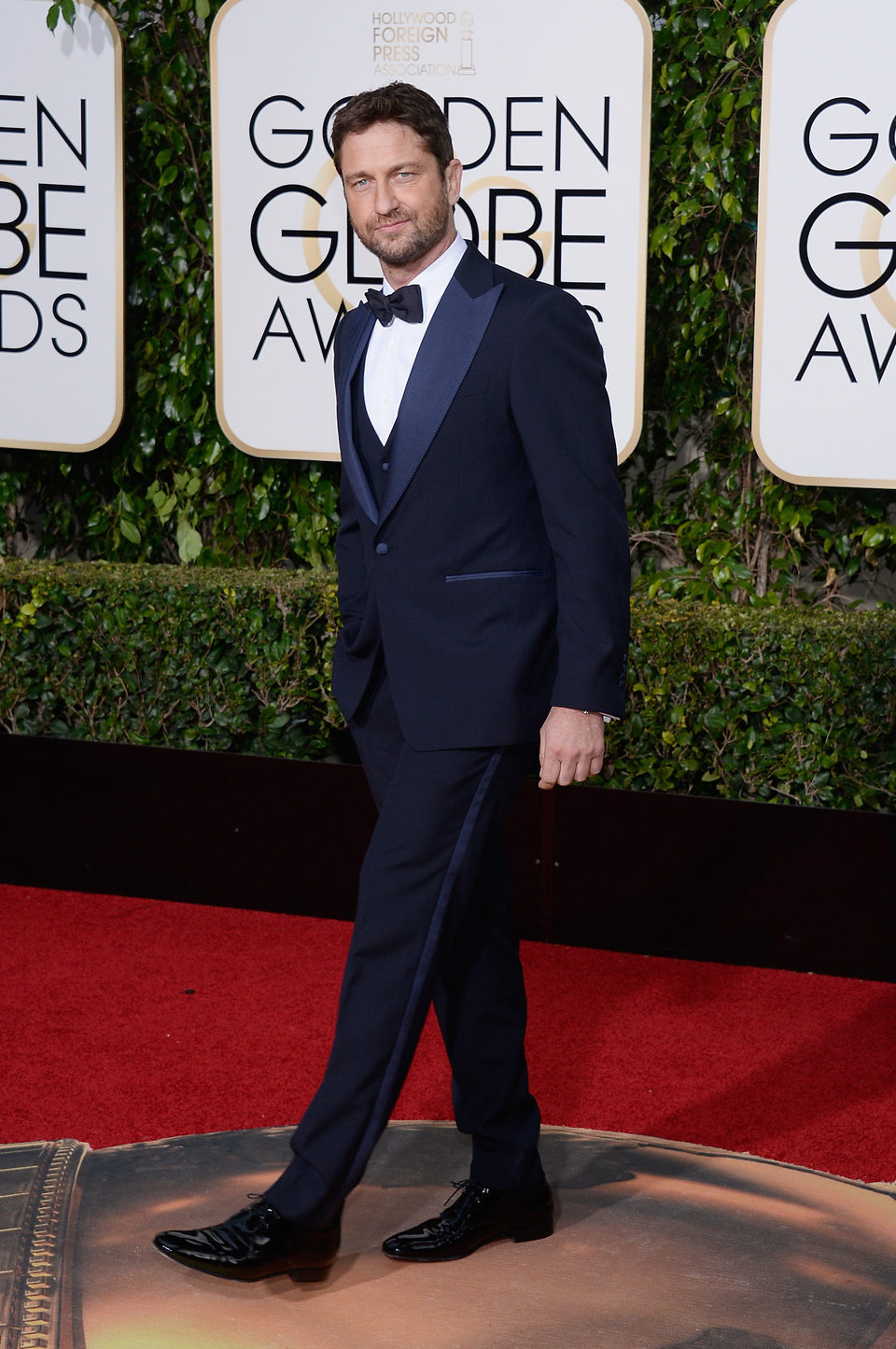 Gerard Butler en la alfombra roja de los Globos de Oro 2016