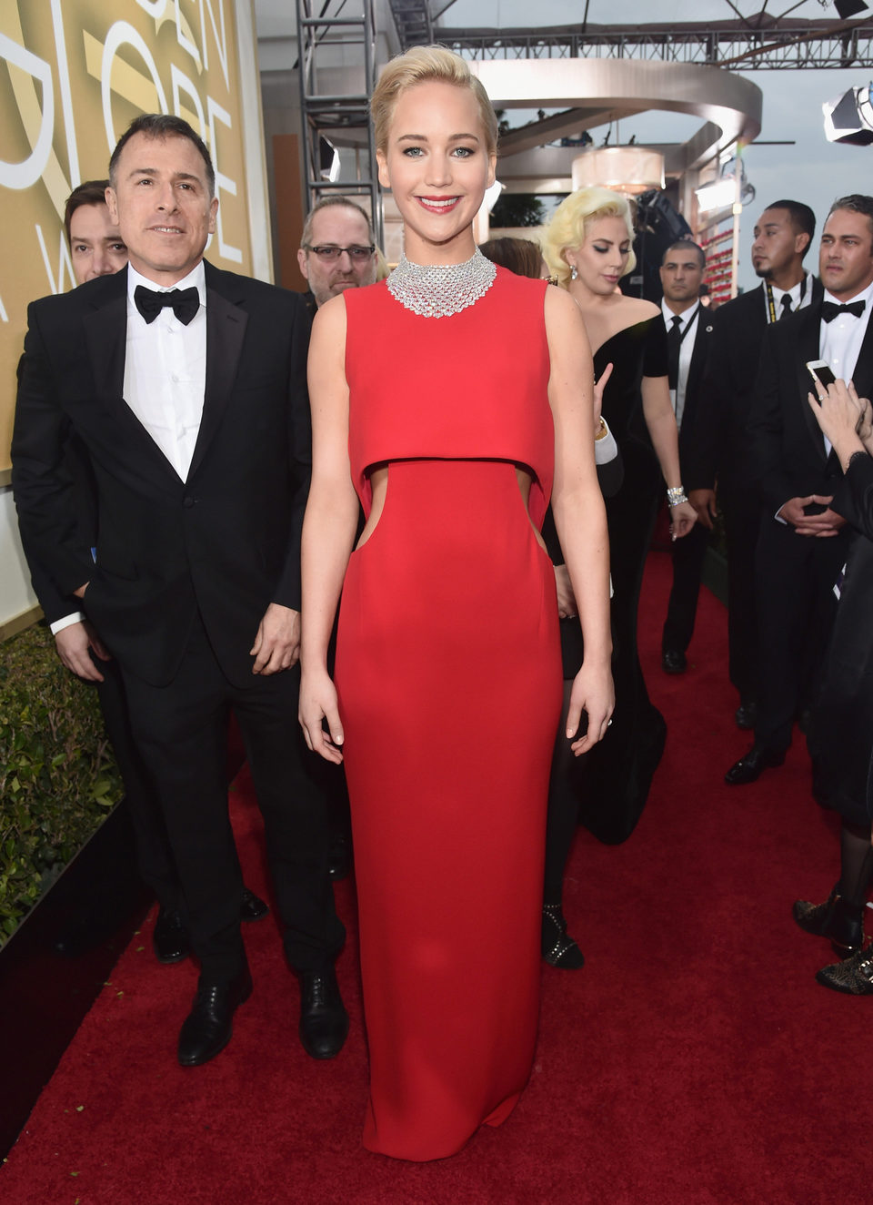 Jennifer Lawrence en la alfombra roja de los Globos de Oro 2016