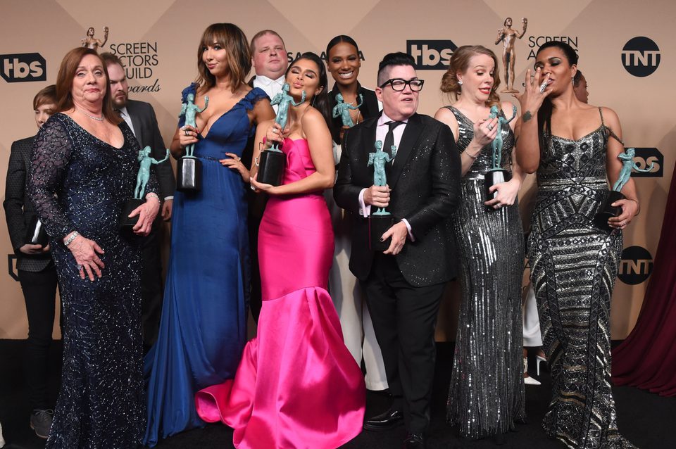 El reparto de 'Orange is the New Black' con sus premios en los SAG Awards 2016