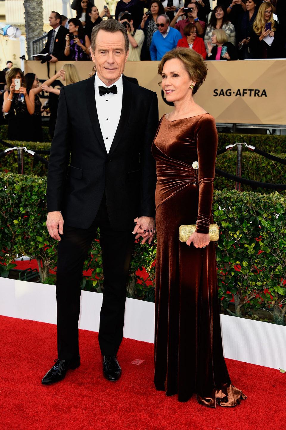 Bryan Cranston y Robin Dearden en la alfombra roja de los premios del Sindicato de Actores 2016.