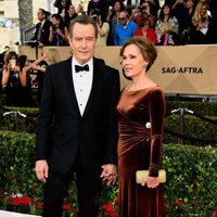 Bryan Cranston y Robin Dearden en la alfombra roja de los premios del Sindicato de Actores 2016.