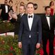 Jim Parsons en la alfombra roja de los SAG Awards 2016