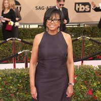 Cheryl Boone Isaacs en la alfombra roja de los SAG Awards 2016