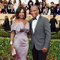 Viola Davis y Julius Tennon en la alfombra roja de los SAG Awards 2016