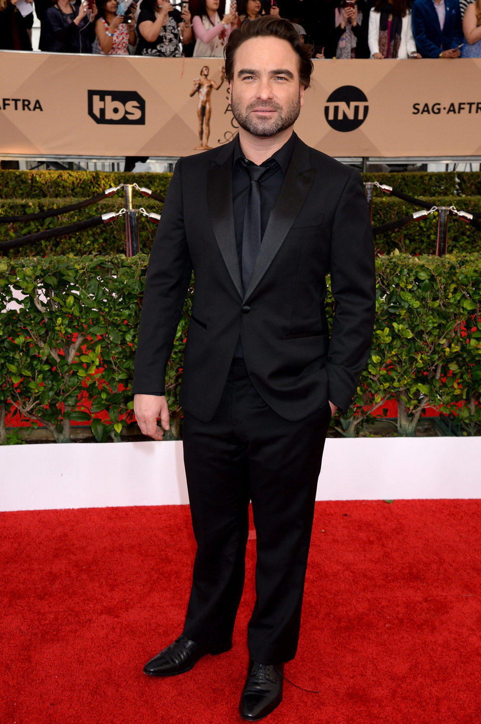 Johnny Galecki en la alfombra roja de los SAG Awards 2016