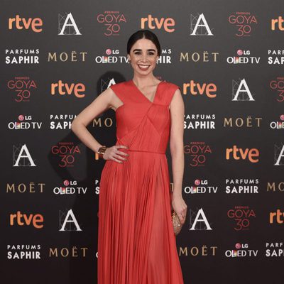 Candela Serrat en la alfombra de los Premios Goya 2016