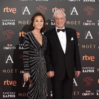  Mario Vargas Llosa e Isabel Preysler en la alfombra roja de los Premios Goya 2016