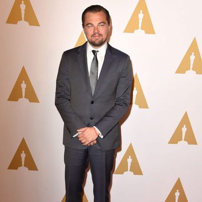 Leonardo DiCaprio en la comida de nominados a los Oscar 2016