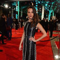 Alicia Vikander en la alfombra roja de los BAFTA Awards 2016