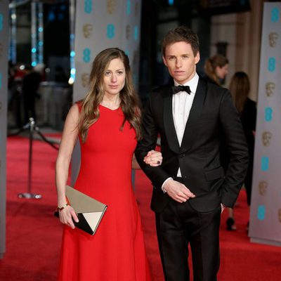 Eddie Redmayne en la alfombra roja de los BAFTA Awards 2016