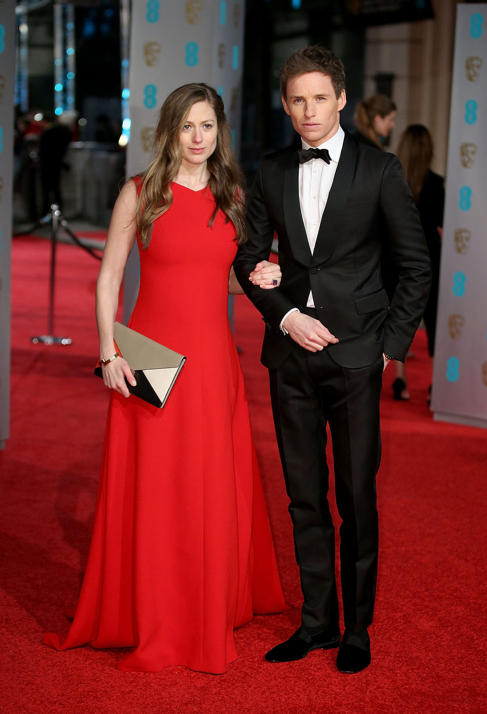 Eddie Redmayne en la alfombra roja de los BAFTA Awards 2016