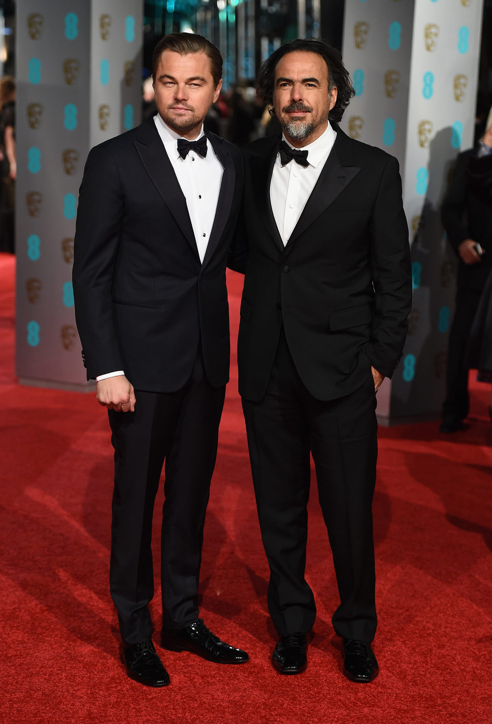 Leonardo DiCaprio y Alejandro G. Iñárritu en la alfombra roja de los BAFTA Awards 2016