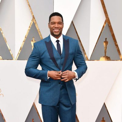 Michael Strahan en la alfombra roja de los Oscar 2016