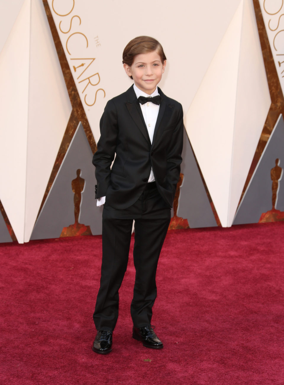 Jacob Tremblay en la alfombra roja de los Oscar 2016