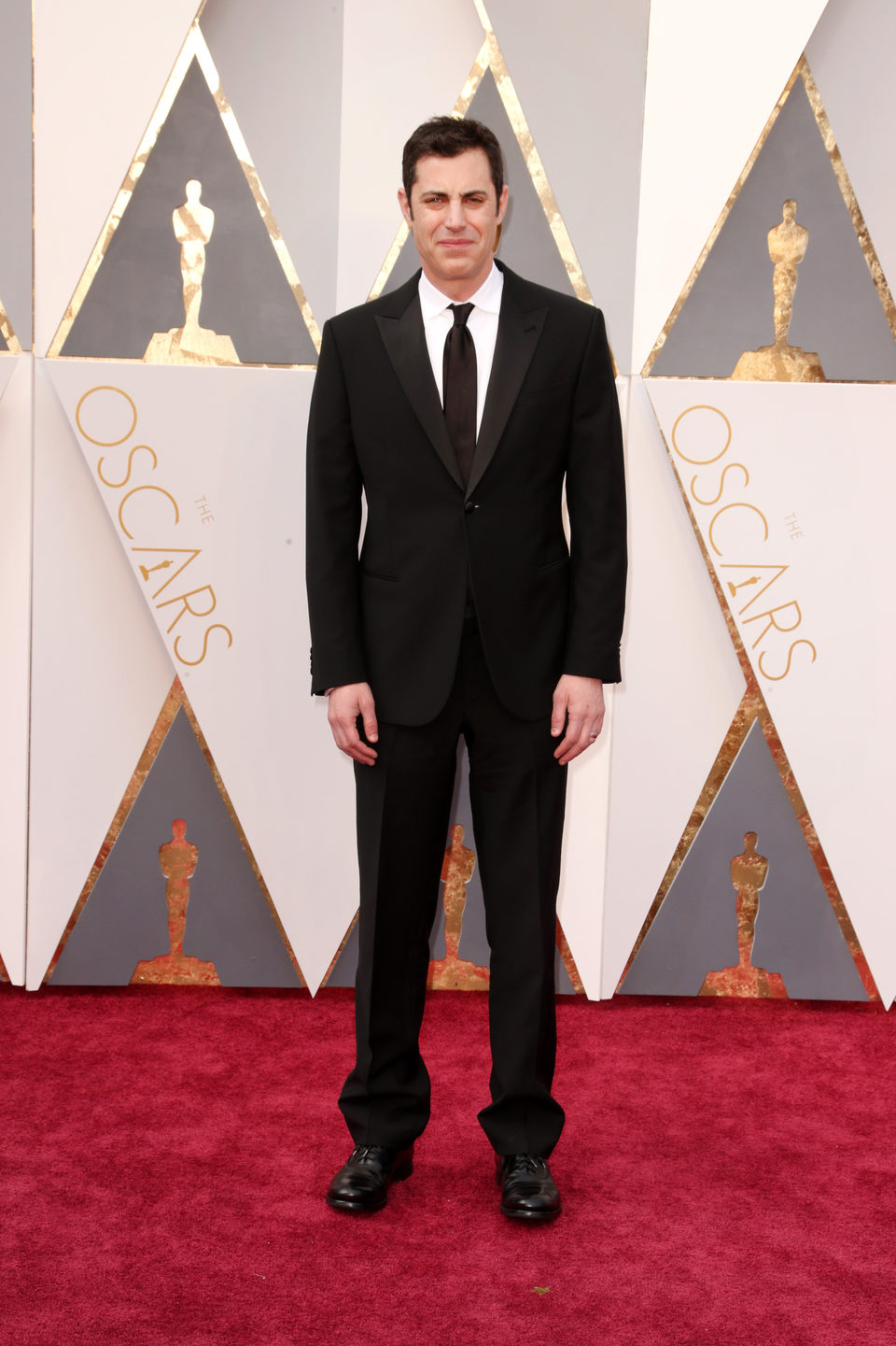 Josh Singer en la alfombra roja de los Oscar 2016