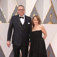 Adam McKay en la alfombra roja de los Oscar 2016