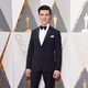 Finn Wittrock en la alfombra roja de los Oscar 2016