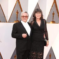 George Miller y Margaret Sixel en la alfombra roja de los Oscar 2016