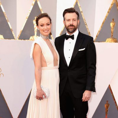 Olivia Wilde y Jason Sudeikis en la alfombra roja de los Oscar 2016